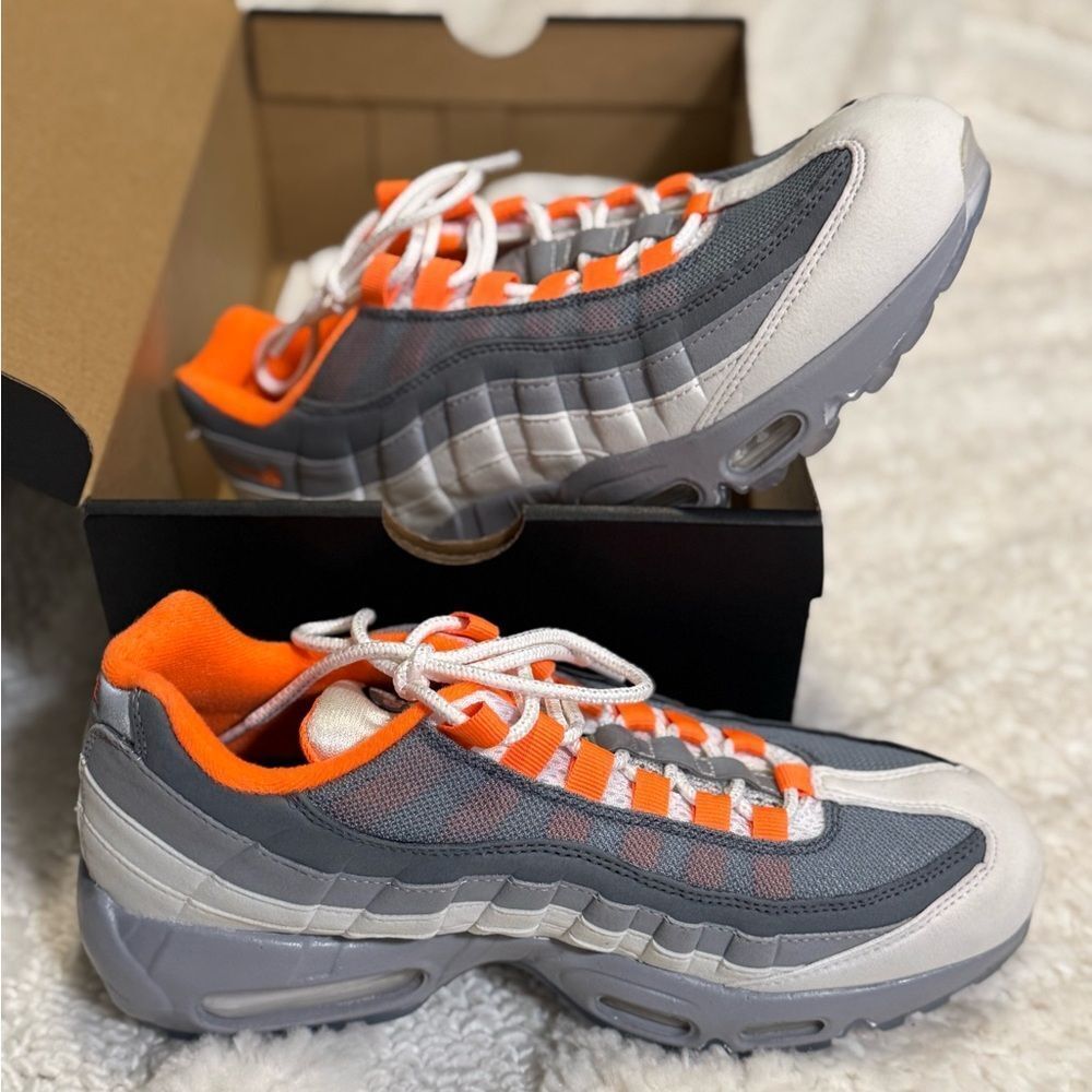 NIKE AIR MAX 95, size 9W